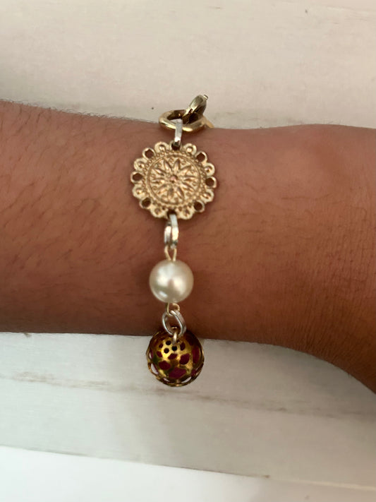 Floral Symphony Pearl Bracelet